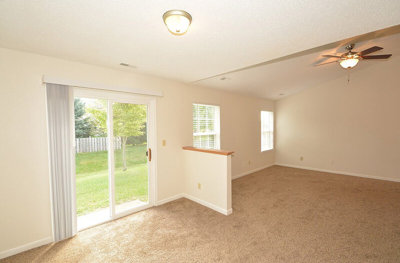 1,450/Mo, 645 Woodfield Cir Avon, IN 46123 Dining Area View 2