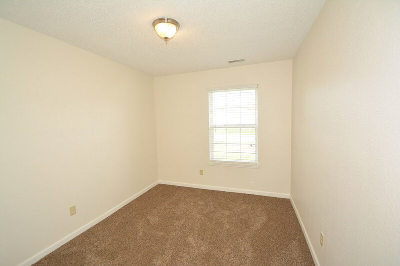 1,450/Mo, 645 Woodfield Cir Avon, IN 46123 Bedroom View