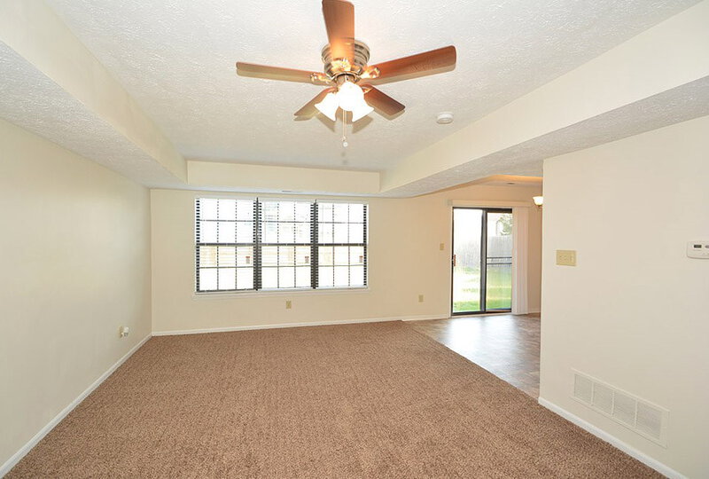 1,620/Mo, 6784 Dunsany Ln Indianapolis, IN 46254 Family Room View 3