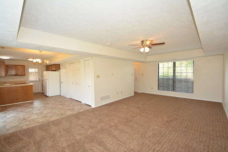 1,620/Mo, 6784 Dunsany Ln Indianapolis, IN 46254 Family Room View 4