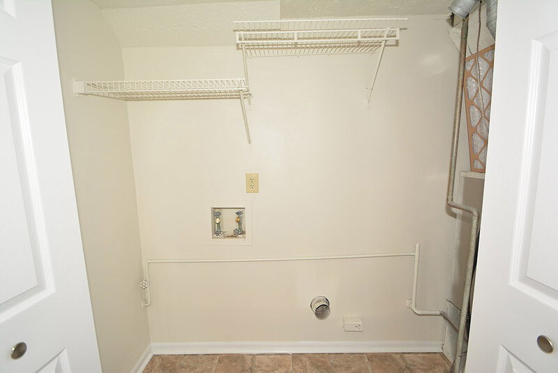 1,620/Mo, 6784 Dunsany Ln Indianapolis, IN 46254 Laundry View