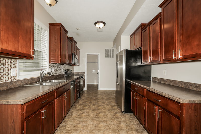2,085/Mo, 13172 S Elster Way Fishers, IN 46037 Kitchen View