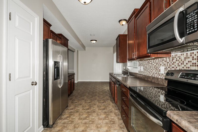 2,085/Mo, 13172 S Elster Way Fishers, IN 46037 Kitchen View 2
