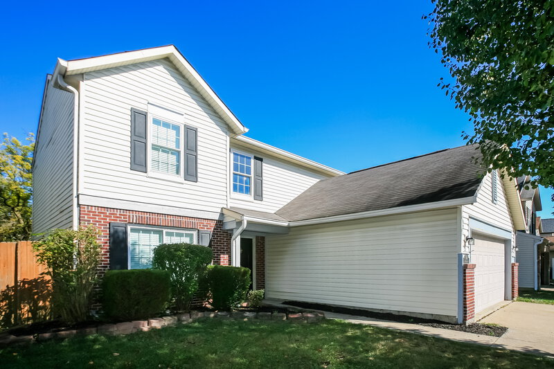 2,060/Mo, 3146 Crestwell Dr Indianapolis, IN 46268 Front View