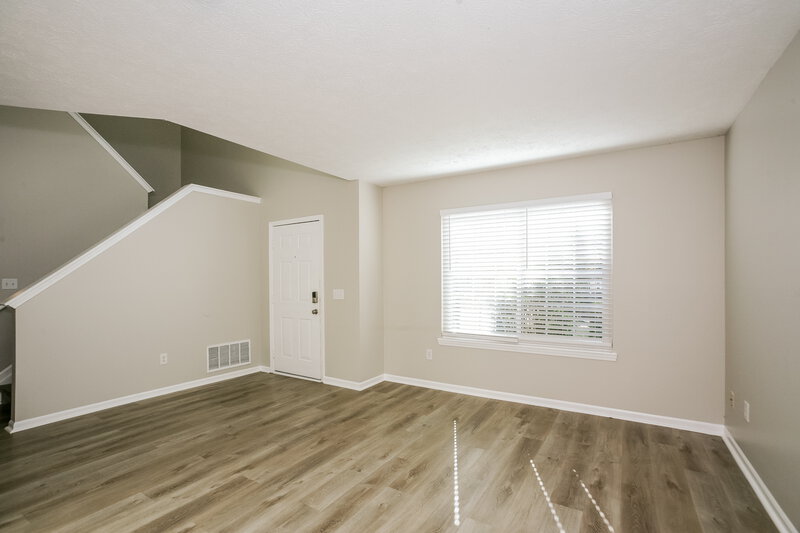 2,060/Mo, 3146 Crestwell Dr Indianapolis, IN 46268 Living Room View