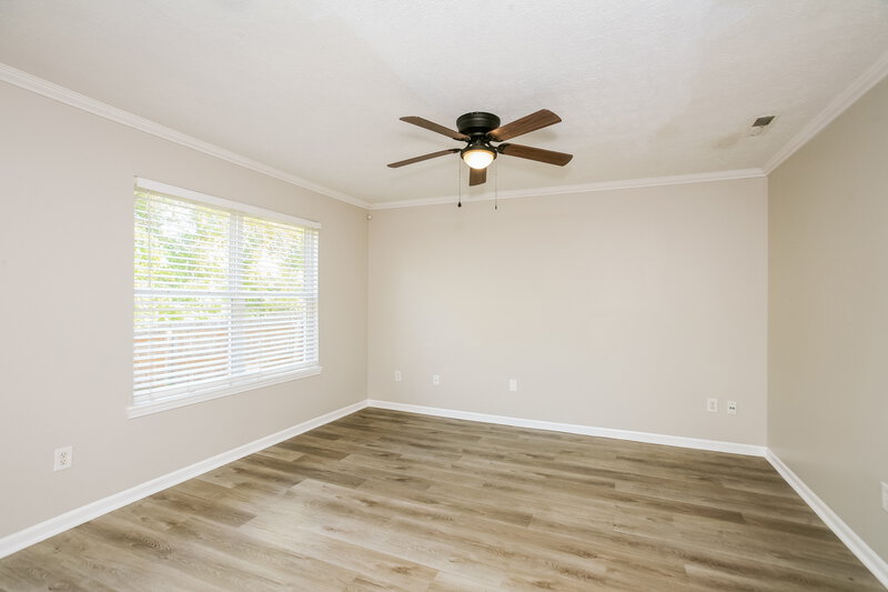 2,060/Mo, 3146 Crestwell Dr Indianapolis, IN 46268 Living Room View 2