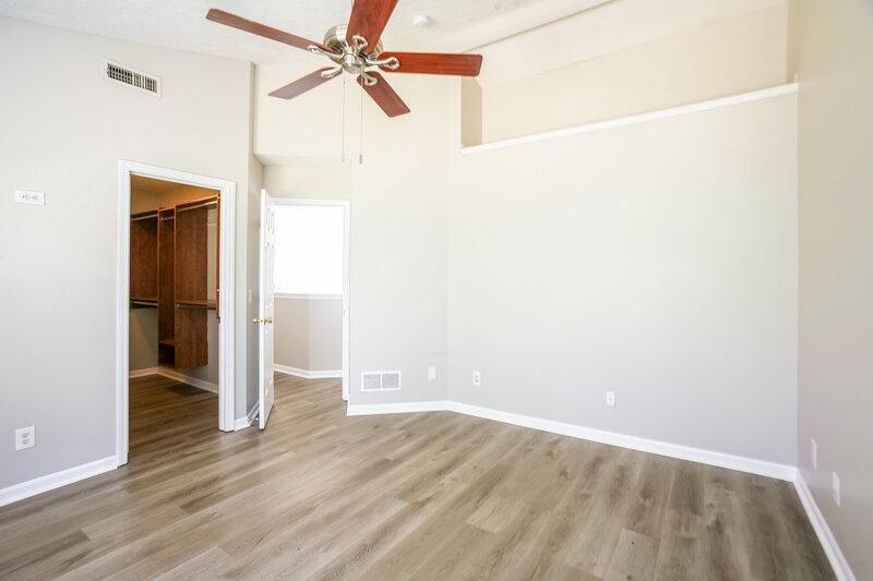 2,060/Mo, 3146 Crestwell Dr Indianapolis, IN 46268 Main Bedroom View