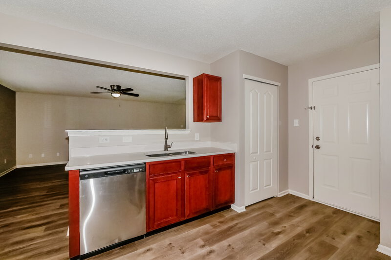1,675/Mo, 6301 Monteo Ln Indianapolis, IN 46217 Kitchen View 2