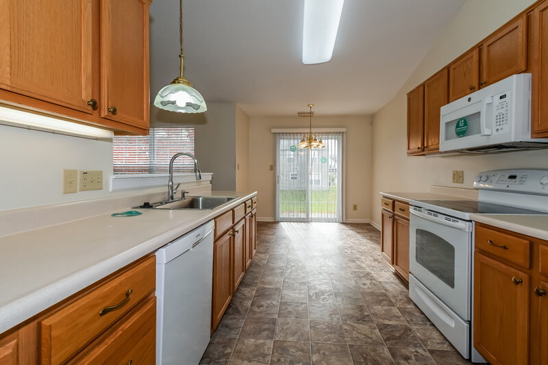 1,695/Mo, 7847 Cole Wood Blvd Indianapolis, IN 46239 Kitchen View 2