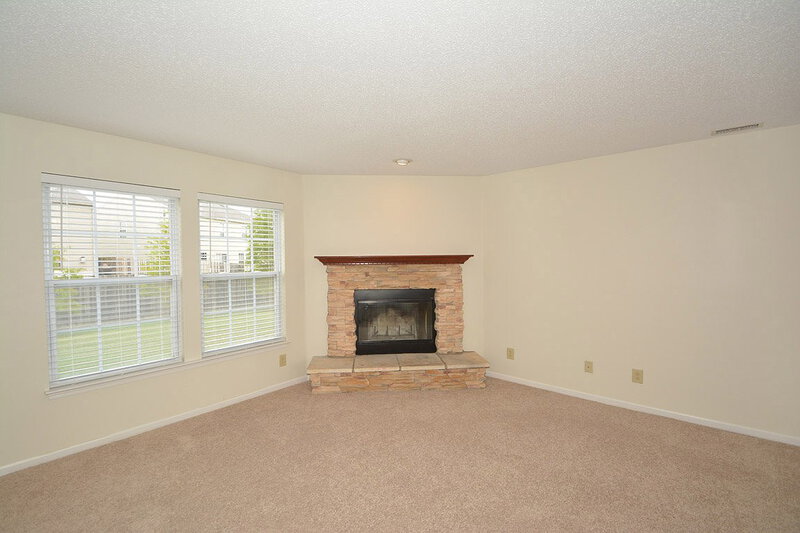 1,700/Mo, 10834 Timothy Ln Indianapolis, IN 46231 Family Room View 2