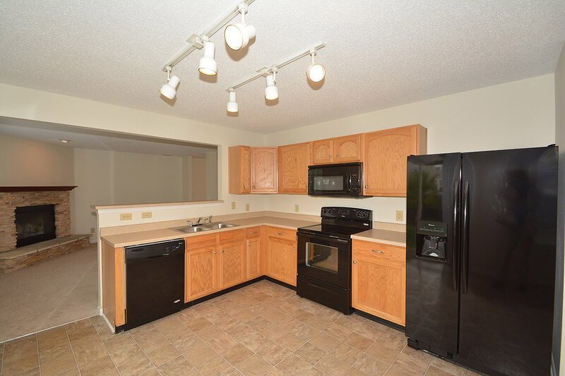 1,700/Mo, 10834 Timothy Ln Indianapolis, IN 46231 Kitchen View 2