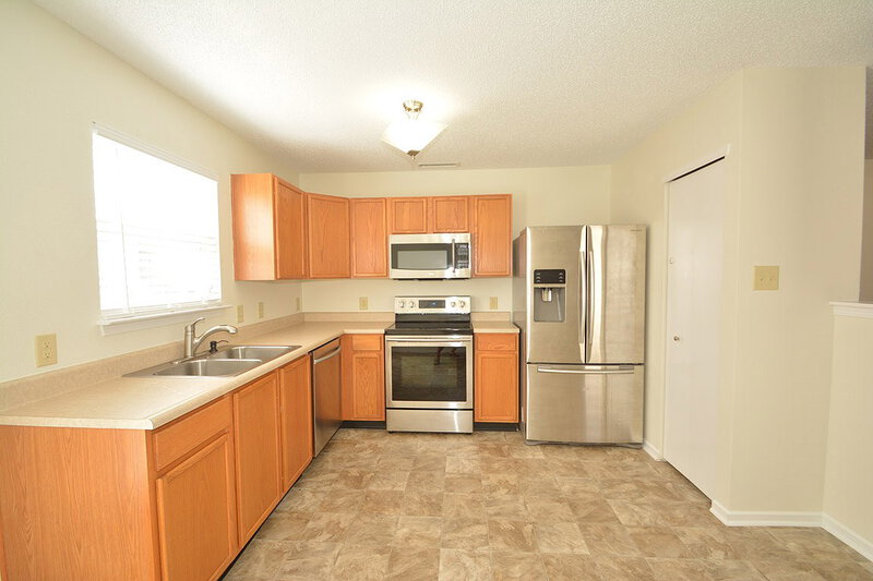 1,455/Mo, 8623 Bluff Point Dr Camby, IN 46113 Kitchen View 4