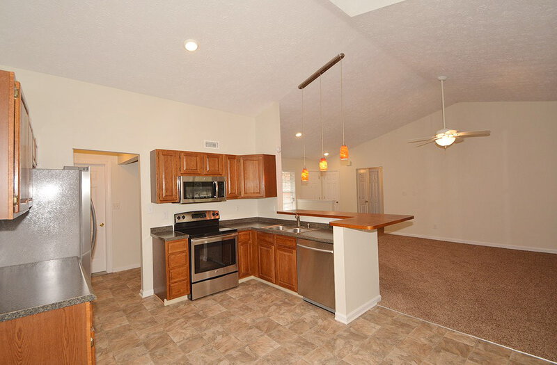 1,655/Mo, 3628 Crickwood Ct Indianapolis, IN 46268 Kitchen View 2