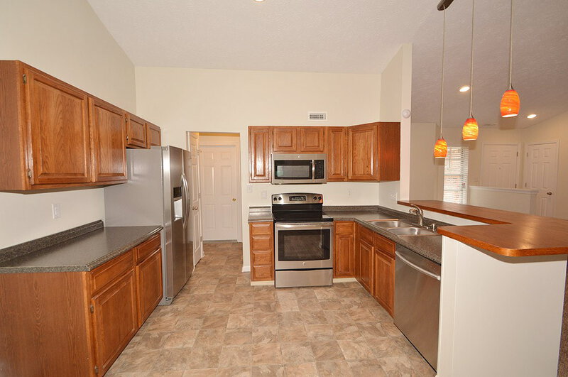 1,655/Mo, 3628 Crickwood Ct Indianapolis, IN 46268 Kitchen View 3