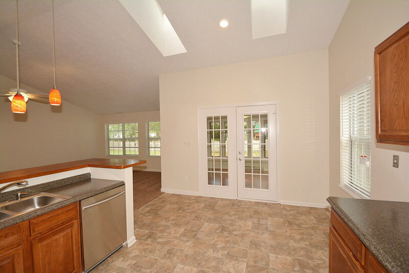 1,655/Mo, 3628 Crickwood Ct Indianapolis, IN 46268 Kitchen View 4