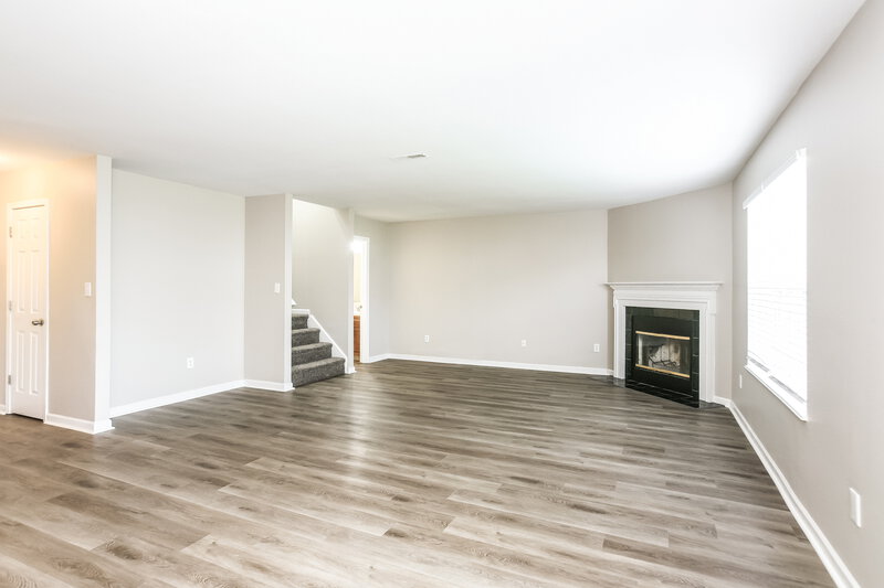 1,915/Mo, 1684 Creekside Dr Brownsburg, IN 46112 Living Room View 2