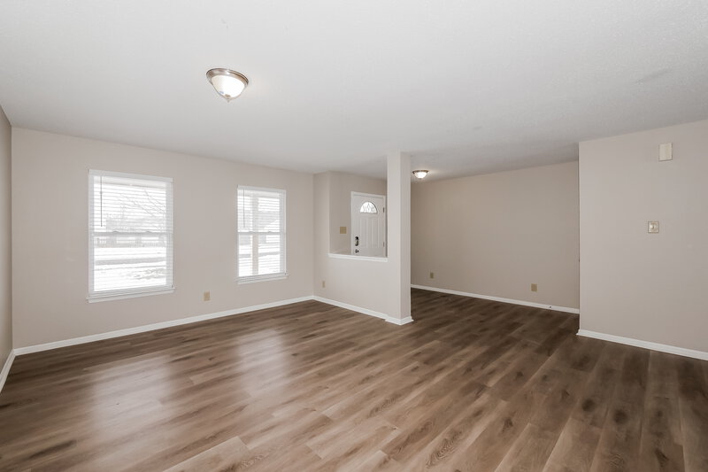 2,575/Mo, 5636 N Littleton Dr McCordsville, IN 46055 Living Room View 2