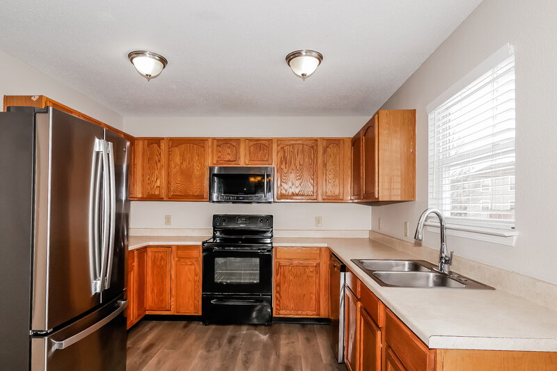 2,575/Mo, 5636 N Littleton Dr McCordsville, IN 46055 Kitchen View 2