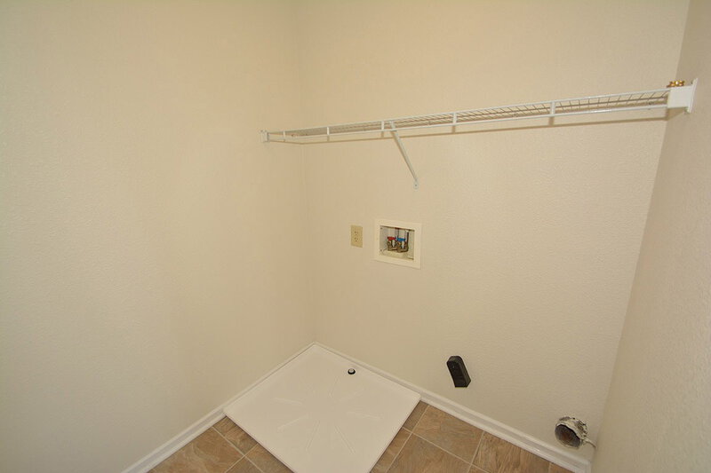 1,695/Mo, 5636 N Littleton Dr McCordsville, IN 46055 Laundry View