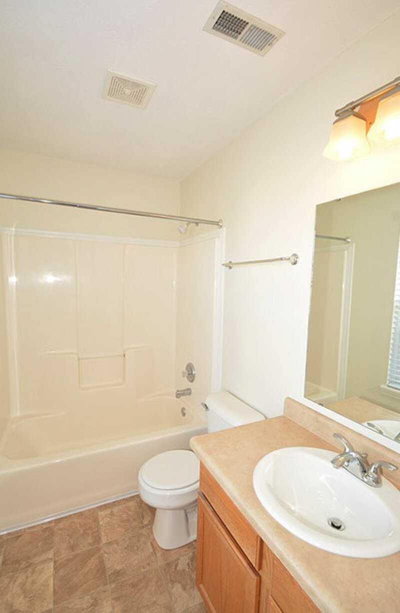 1,950/Mo, 6439 Kelsey Dr Indianapolis, IN 46268 Master Bathroom View 2