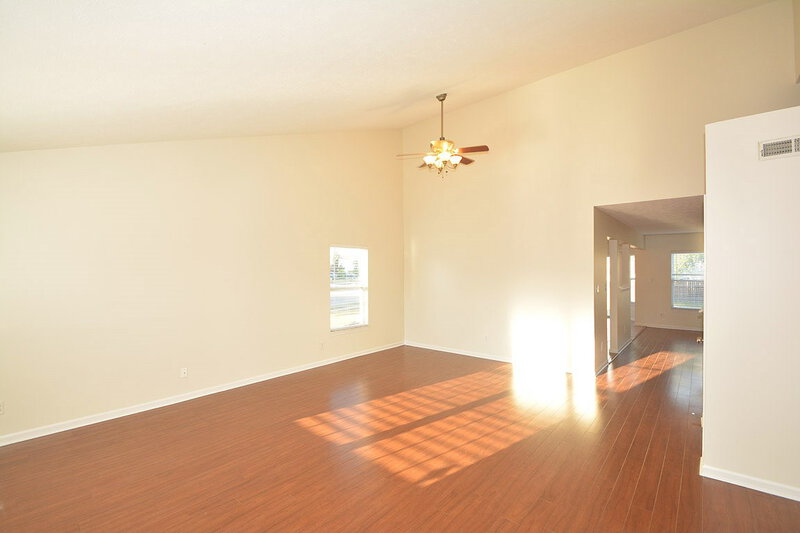 2,290/Mo, 11940 Jesterwood Dr Fishers, IN 46037 Living Room View 3