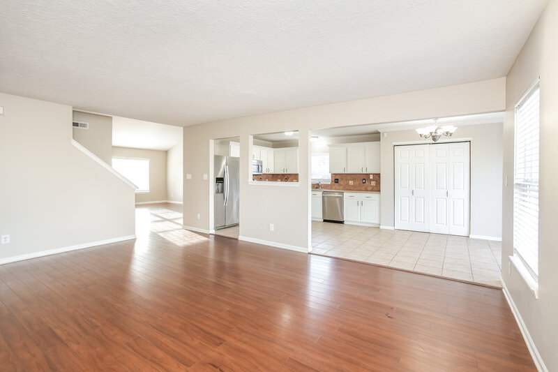 2,505/Mo, 11940 Jesterwood Dr Fishers, IN 46037 Living Room View 2