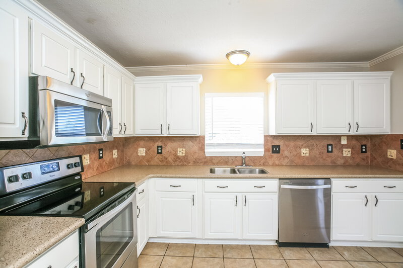 2,355/Mo, 11940 Jesterwood Dr Fishers, IN 46037 Kitchen View 2