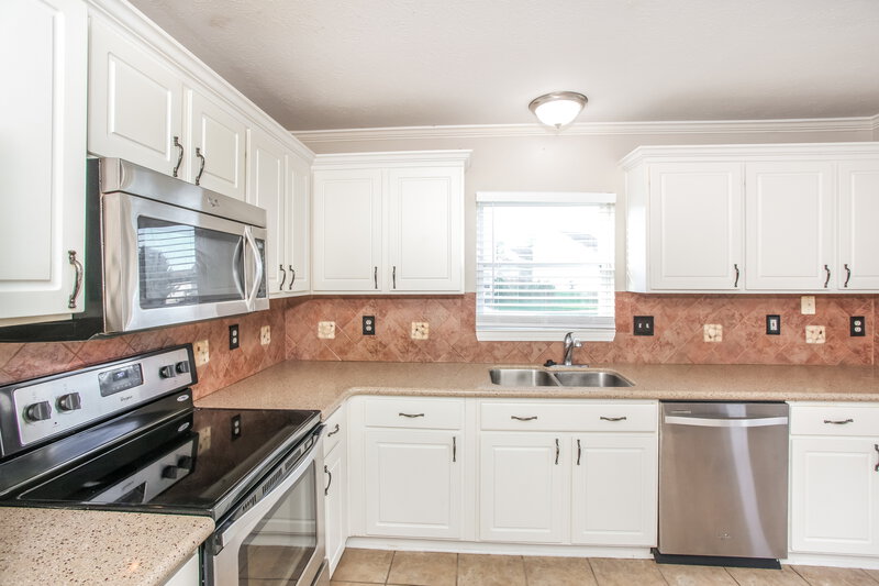 2,505/Mo, 11940 Jesterwood Dr Fishers, IN 46037 Kitchen View 2