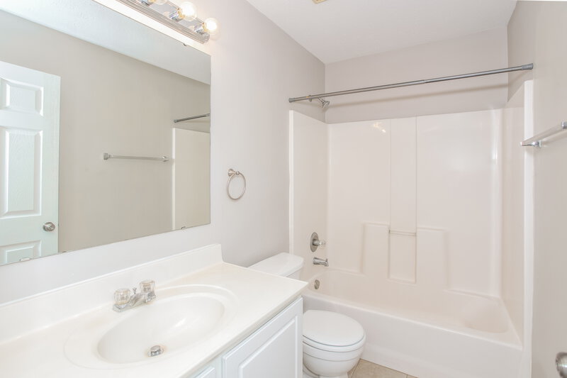 2,505/Mo, 11940 Jesterwood Dr Fishers, IN 46037 Bathroom View