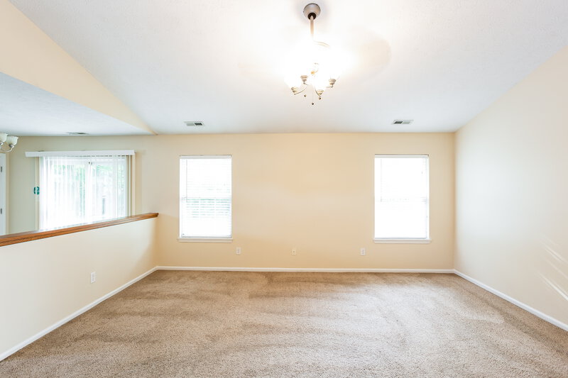 1,465/Mo, 44 Poplar Ct New Whiteland, IN 46184 Living Room View