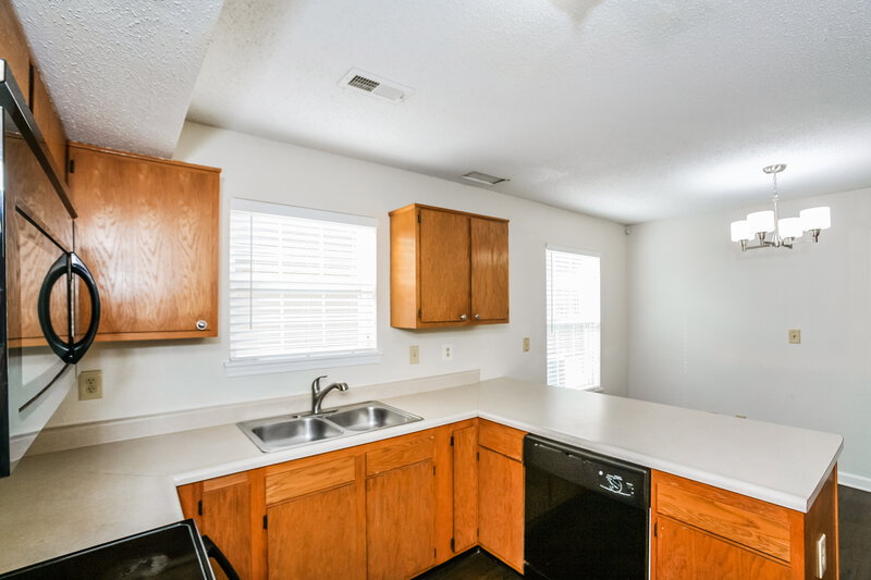 1,650/Mo, 7611 Buck Run Ct Indianapolis, IN 46217 Dining Room View