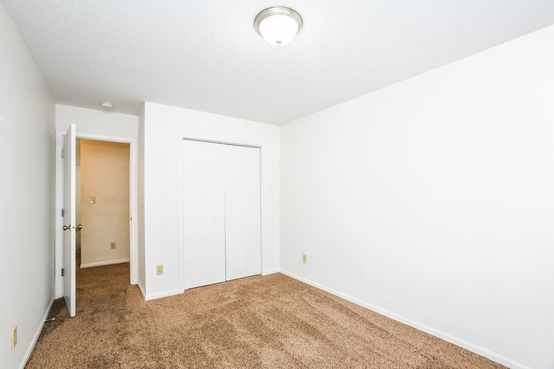 1,650/Mo, 7611 Buck Run Ct Indianapolis, IN 46217 Bedroom View 3
