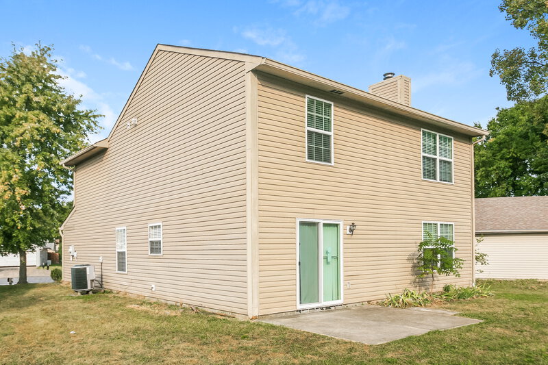 1,650/Mo, 7611 Buck Run Ct Indianapolis, IN 46217 Rear View