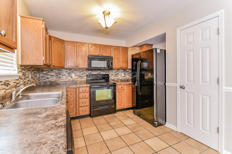 1,630/Mo, 2378 Wynbrooke Blvd Indianapolis, IN 46234 Kitchen View