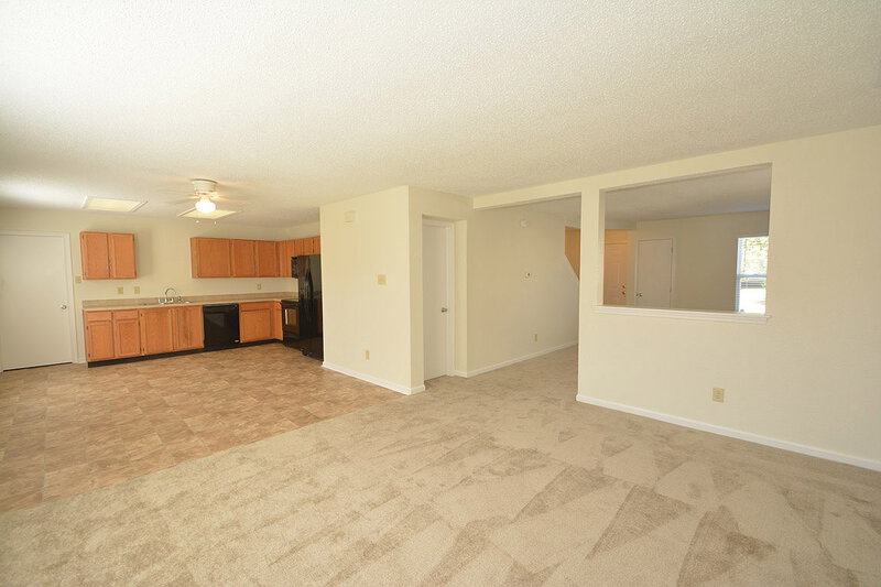 1,595/Mo, 5031 Flame Way Indianapolis, IN 46254 Family Room View 2