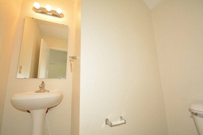 1,595/Mo, 5031 Flame Way Indianapolis, IN 46254 Bathroom View