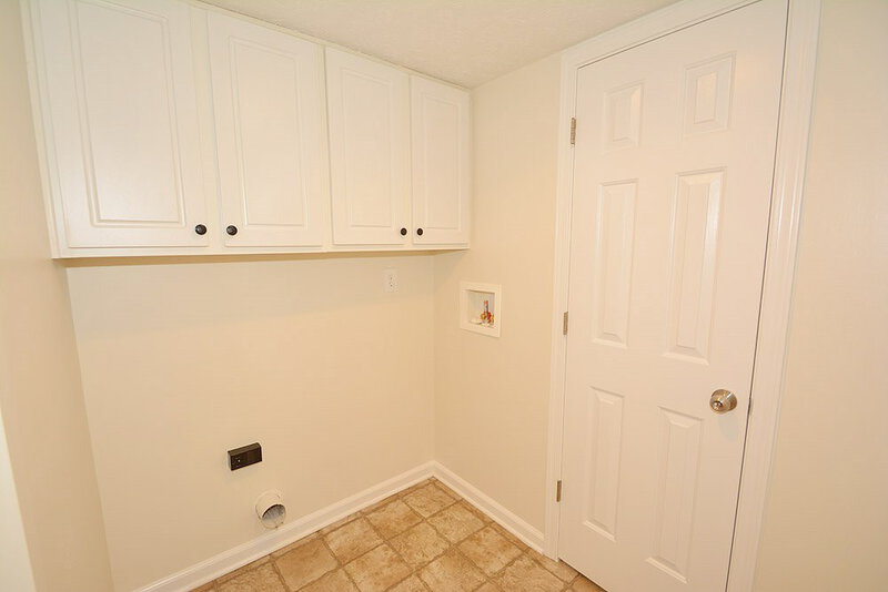 2,550/Mo, 1215 Fiesta Dr Franklin, IN 46131 Laundry View