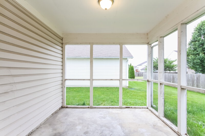 1,640/Mo, 9741 Jackson Way Avon, IN 46123 Screened Porch View