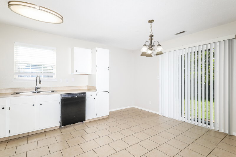 1,980/Mo, 7394 Tassel Ct Avon, IN 46123 Kitchen View