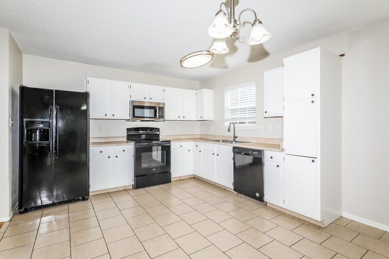 1,980/Mo, 7394 Tassel Ct Avon, IN 46123 Kitchen View 2