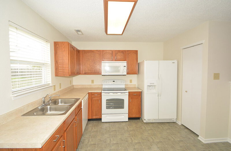 1,420/Mo, 8561 Bluff Point Dr Camby, IN 46113 Kitchen View 4