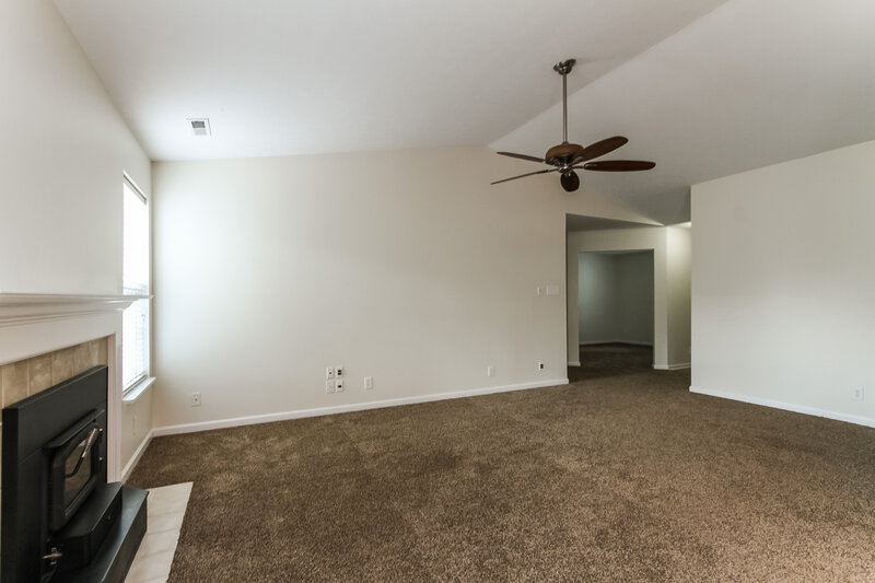 1,450/Mo, 8804 N White Tail Trl McCordsville, IN 46055 Living Room View