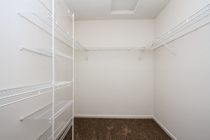 2,520/Mo, 5766 Pine Knoll Blvd Noblesville, IN 46062 Walk In Closet View