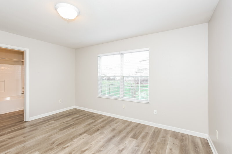 1,755/Mo, 2335 Layton Park Dr Indianapolis, IN 46239 Main Bedroom View