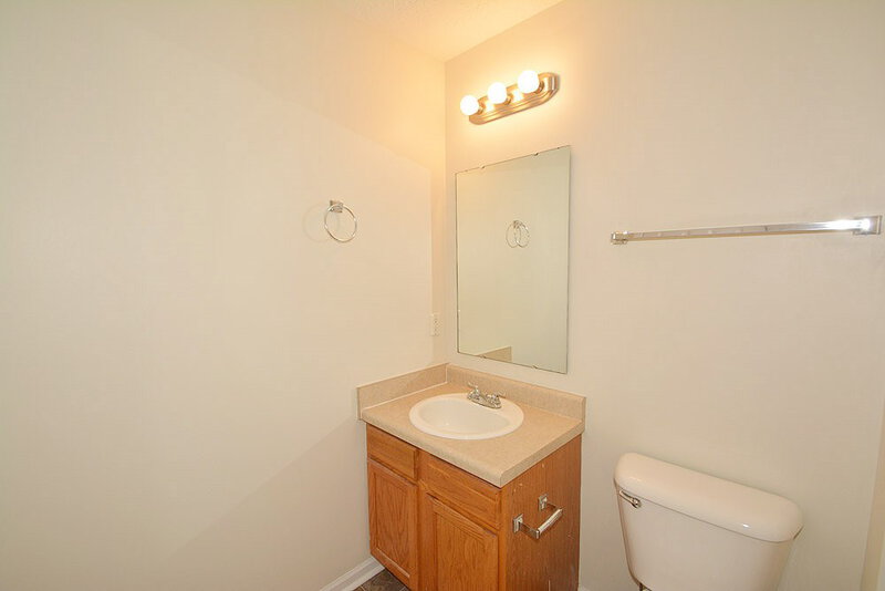 1,730/Mo, 10993 Amelia Ct Noblesville, IN 46060 Bathroom View