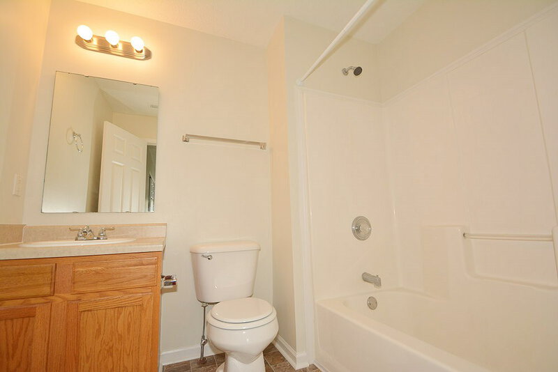 1,730/Mo, 10993 Amelia Ct Noblesville, IN 46060 Bathroom View 2