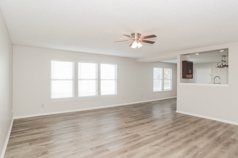 1,790/Mo, 6241 Amber Valley Ln Indianapolis, IN 46237 Living Room View 2