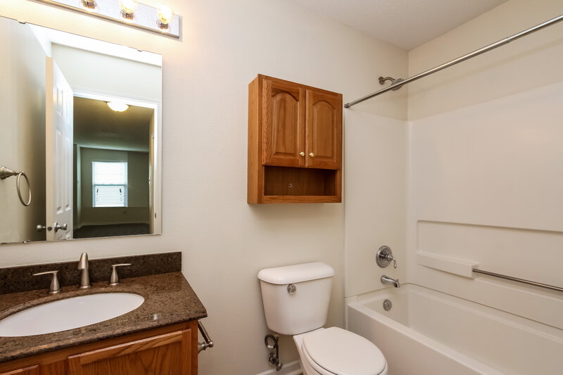 1,480/Mo, 13297 N Etna Green Dr Camby, IN 46113 Bathroom View 2