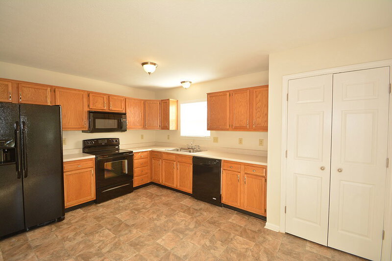 1,270/Mo, 8419 Country Charm Dr Indianapolis, IN 46234 Kitchen View