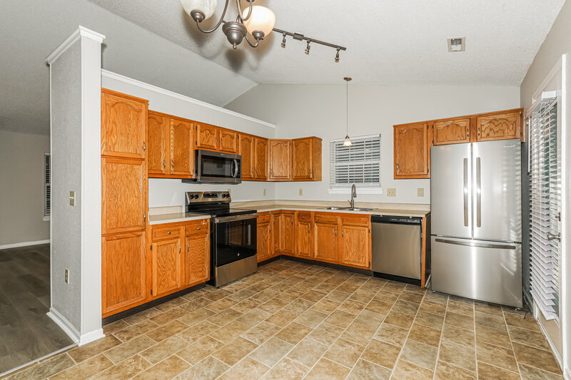 1,960/Mo, 110 Tracy Ridge Blvd New Whiteland, IN 46184 Kitchen View